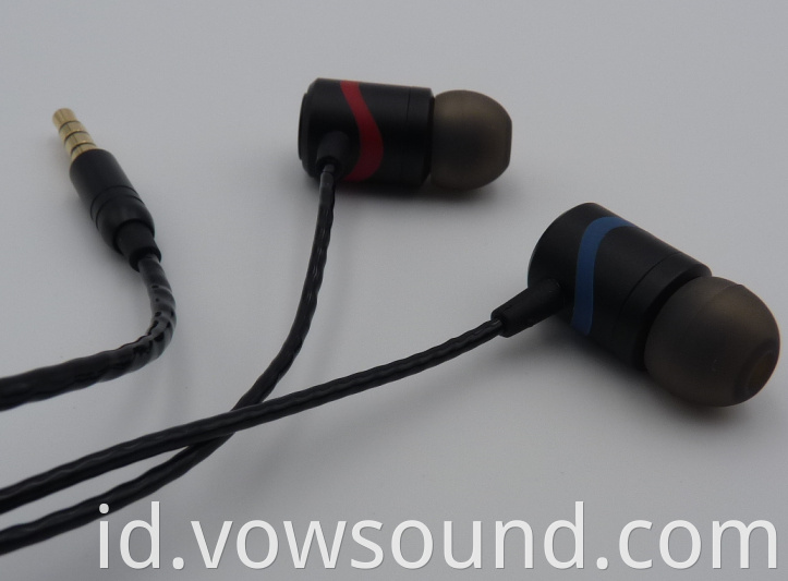 Wired Earbuds with Microphone